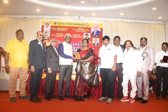 Governor's Medal presented to Dr. V. Nagarani, Best Serving President, Lions Club of Oragadam City