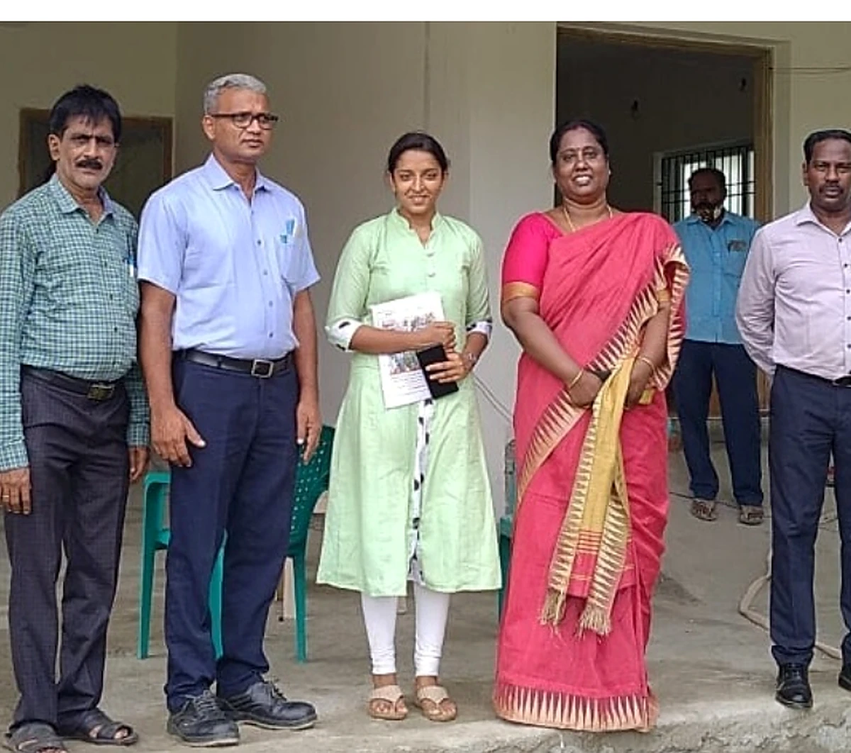 Dr. V. Nagarani at a recognition event (photo 1)
