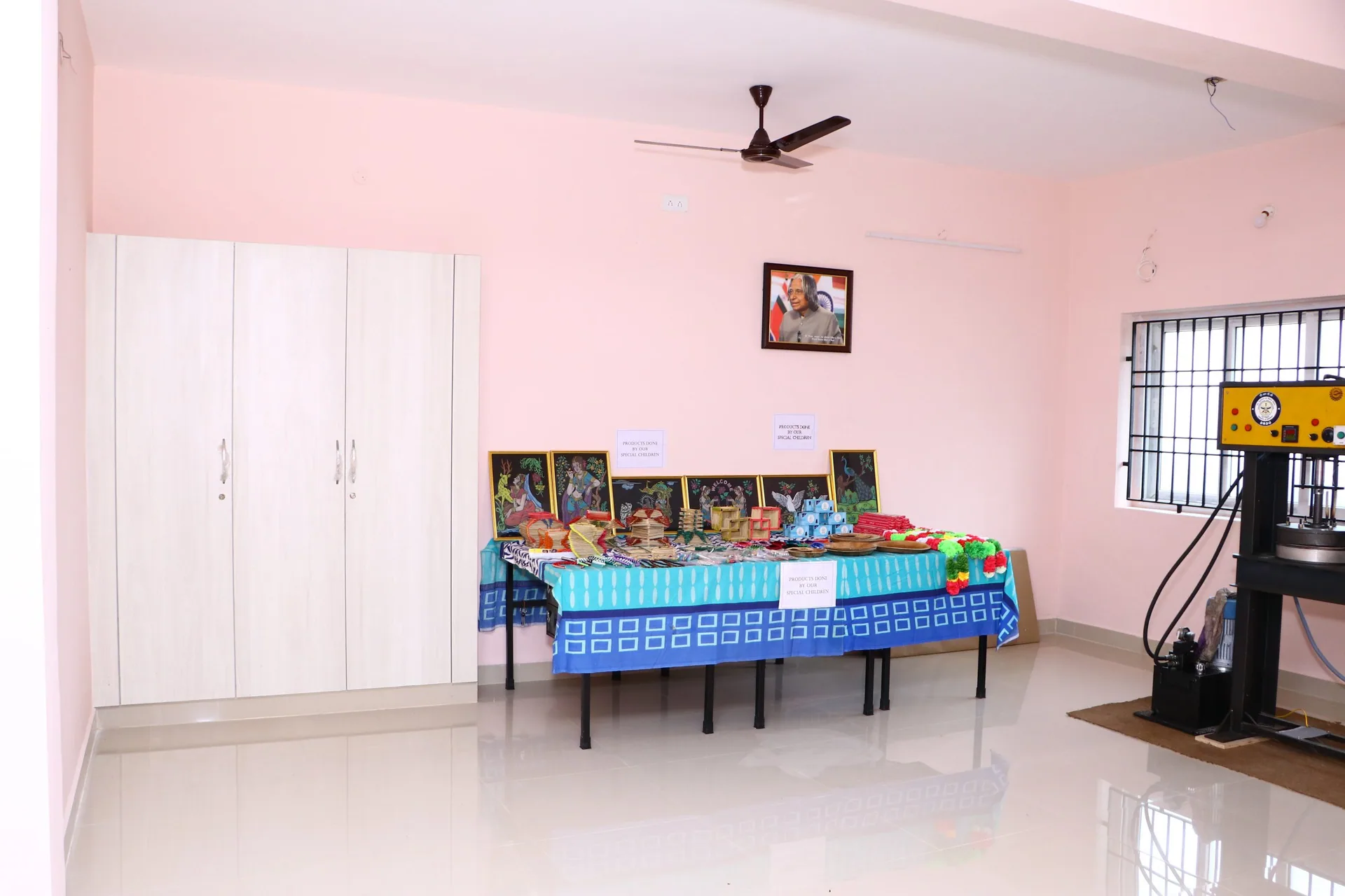 Areca leaf plate making machines and handmade products at Hope Chennai's training centre