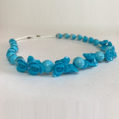 Handmade blue floral beaded necklace